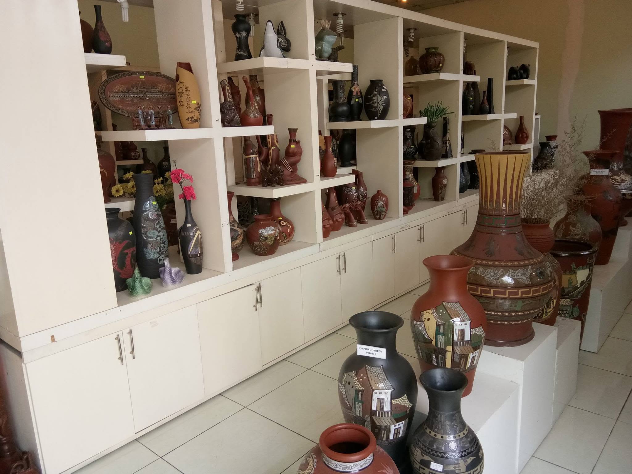 Sản phẩm gốm sứ và khuôn thạch cao của Gốm Minh Cường
